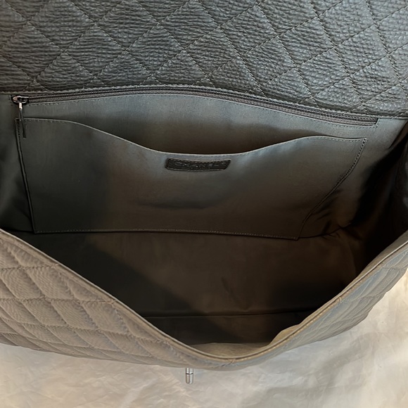 CHANEL XXL Jumbo Classic Flap Bag - Picture 6 of 16